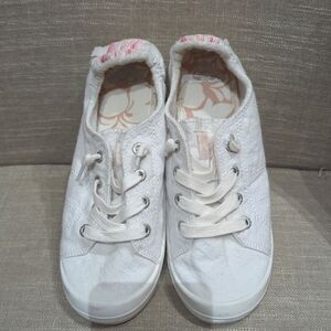 Roxy  women's slip on sneakers Size 8
